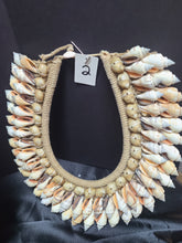 Load image into Gallery viewer, Shell Necklace

